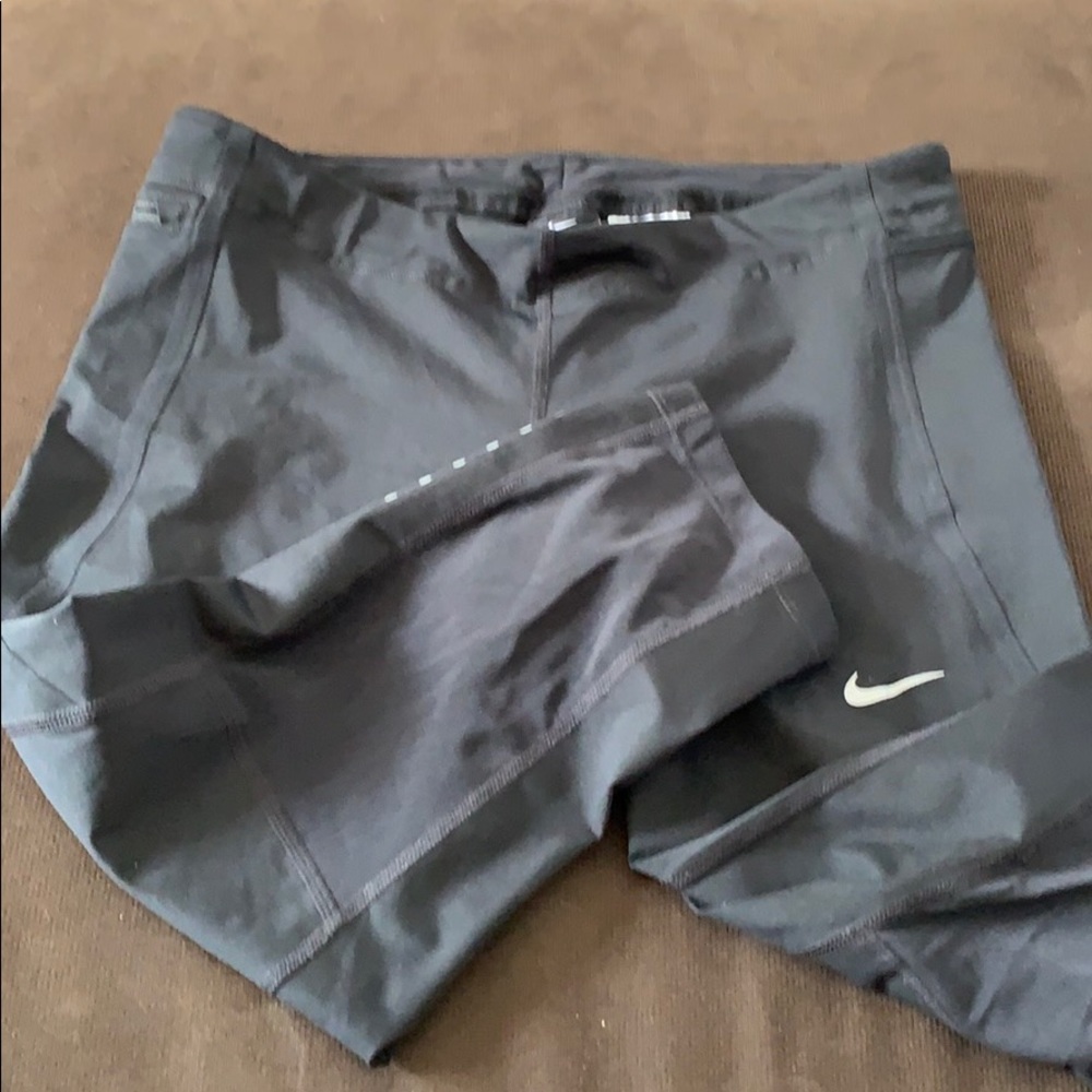 NWOT Nike Running Dry Fit Crops size M